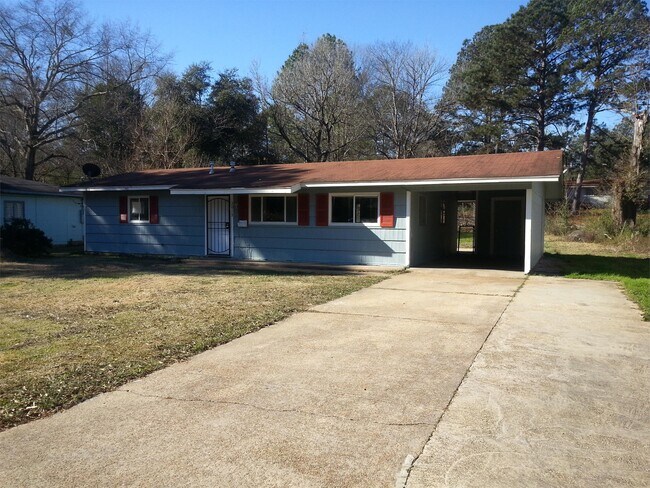 Foto del edificio - 3019 Lakewood Dr