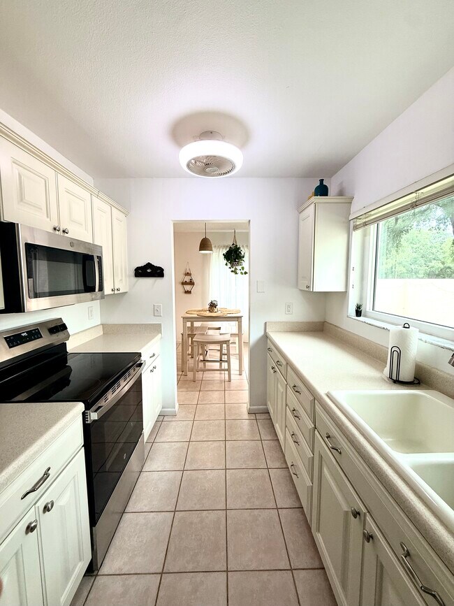 Building Photo - 11801 Foxrun Ln