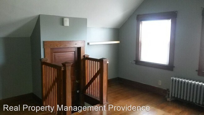 Building Photo - 1 br, 1 bath Apartment - 121-123 Pawtuxet Ave