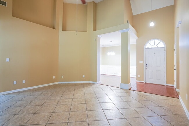Building Photo - 725 Claiborne St