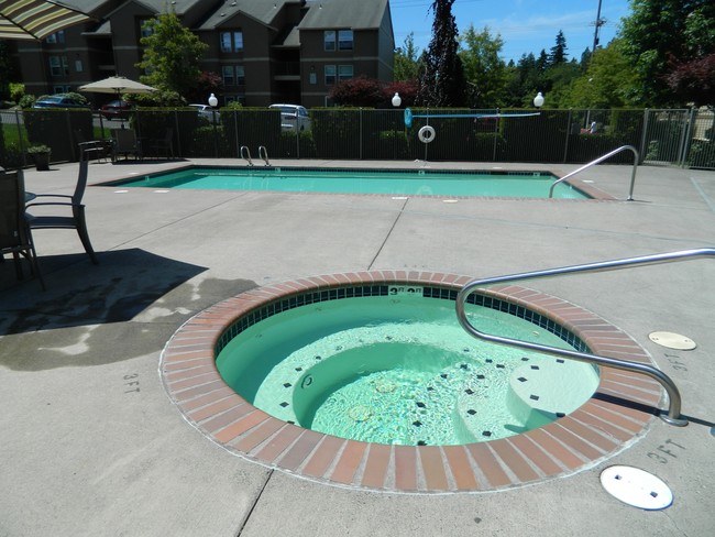 Pool - Springwater Trail Apartments