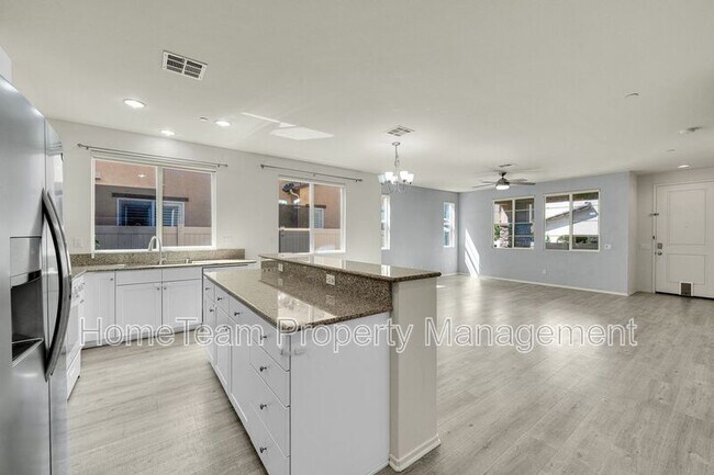 Foto del edificio - 1704 Cal Orchid Pl