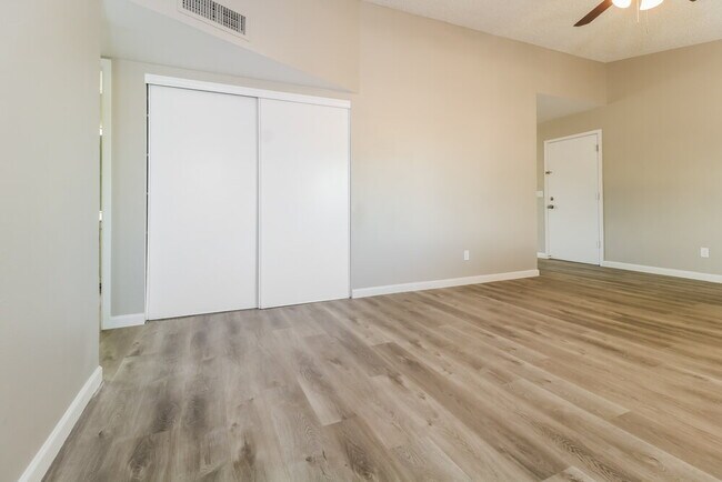 Foto del edificio - 9922 N 88th Ave