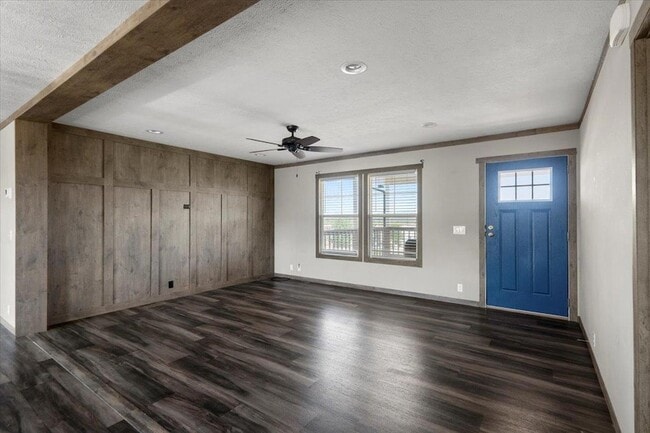 Building Photo - 104 Pineapple Sage Cv