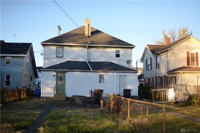 Foto del edificio - 820-822 Huffman Ave.