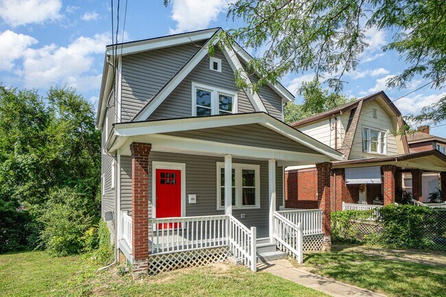 Foto del edificio - Updated 3 Bedroom 1 bathroom House