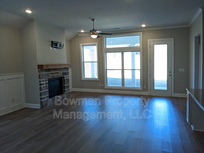 Foto del edificio - 401 Edgewater Dr