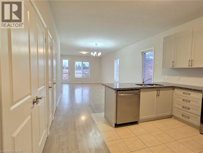 Building Photo - 41 Harvest Ave