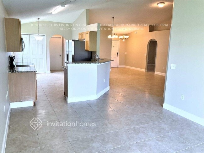 Building Photo - 4633 Willamette Cir
