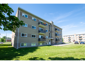 Building Photo - 120-134 Borden St