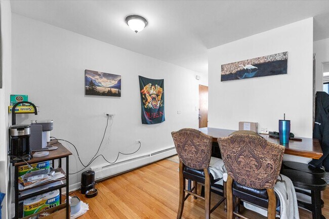 Foto del edificio - 6721 N Hermitage Ave