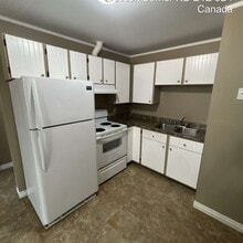 Building Photo - 5 Green Valley Dr