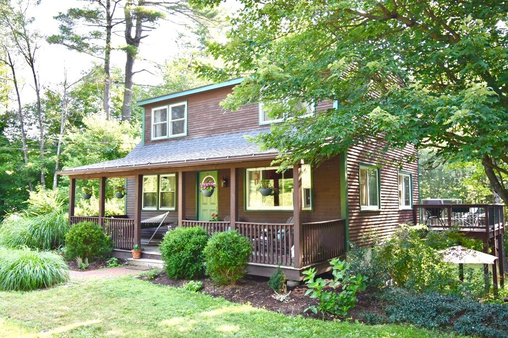 Primary Photo - 8 Eastview Dr