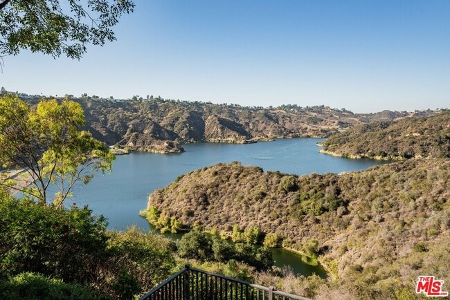 Building Photo - 1900 Bel Air Rd