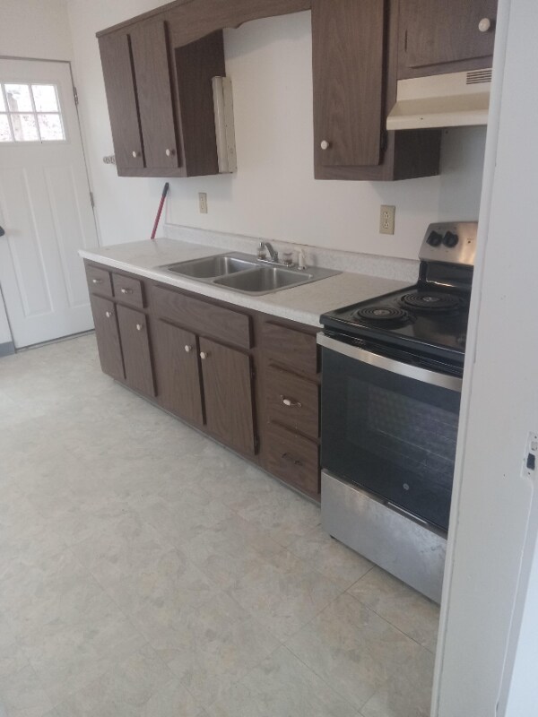 1943 Broadway Ave Unit B, Greensburg, PA 15601 Room for Rent in