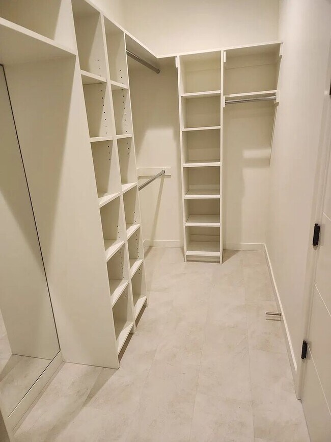 Foto del edificio - Be the First to Live in This Stunning Newly Constructed Coastal Home – Ventura