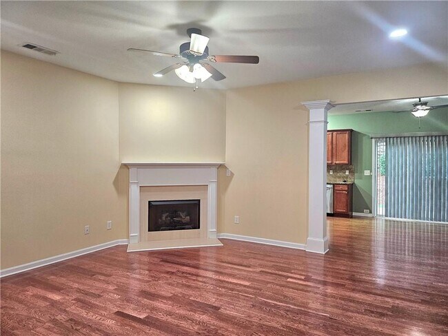 Foto del edificio - 2712 Beynon Ln NE
