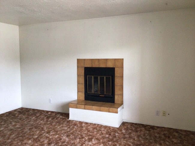 Building Photo - 3611 Tyson Pl NE