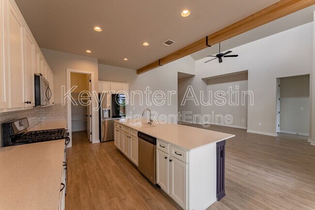 Foto del edificio - 6812 Cardinal Bloom Loop