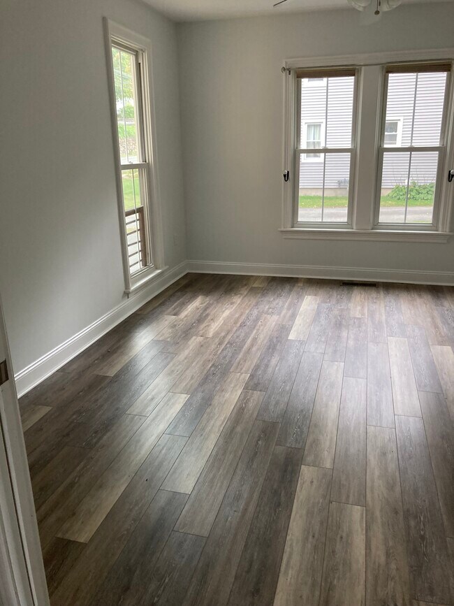 Building Photo - 70 Greenwood Ave