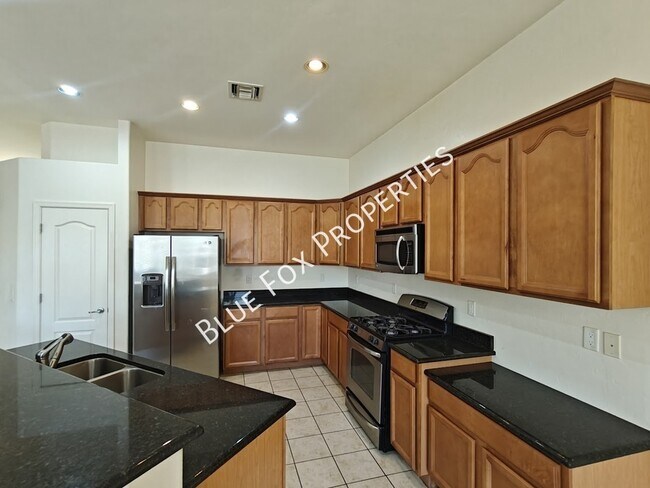 Foto del edificio - 324 N Oak Tree Canyon Loop