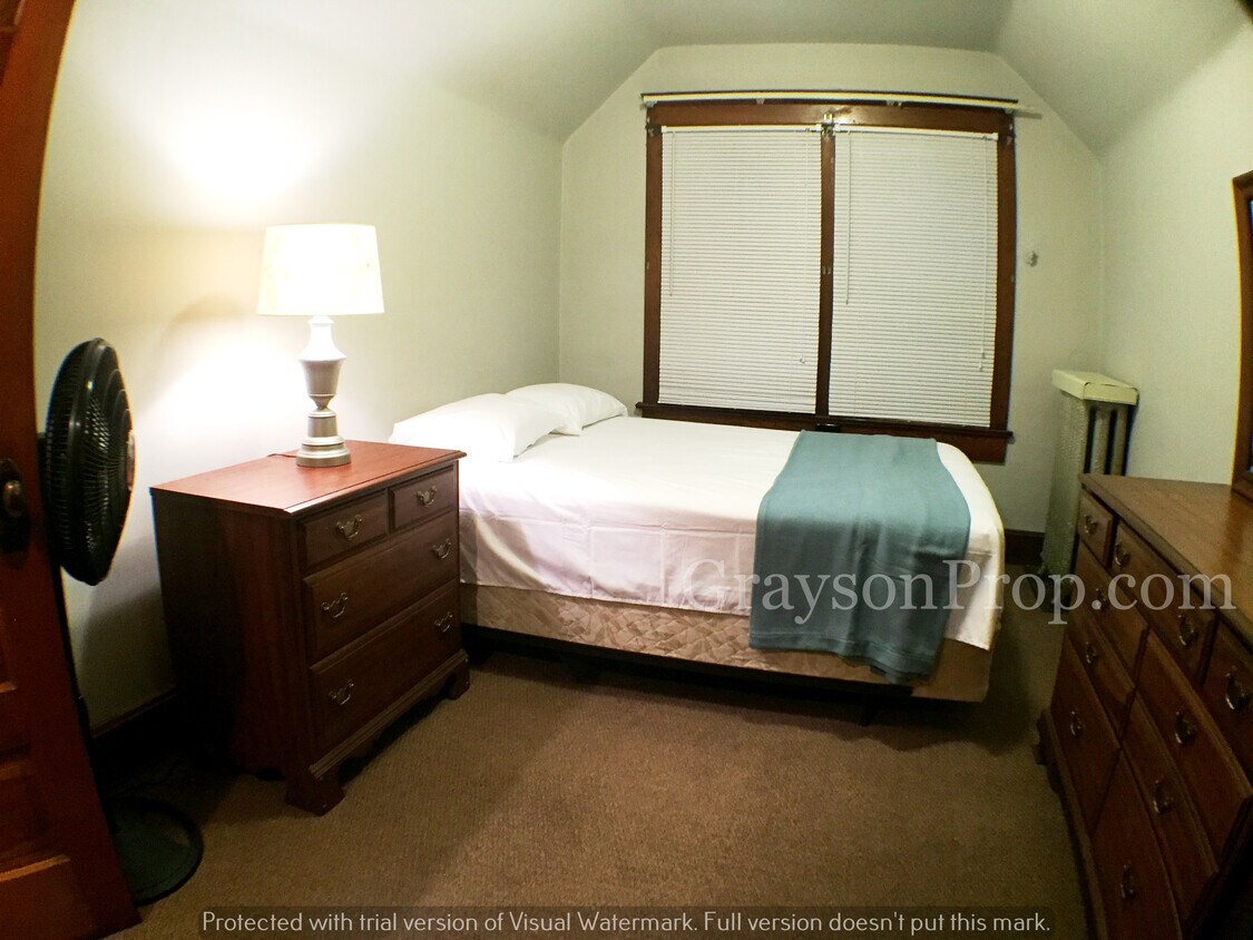 Primary Photo - 1330 Chestnut St