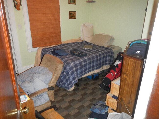 Images are representative samples of the advertised unit. Actual units shown during tours may differ - 16 Stockwell St