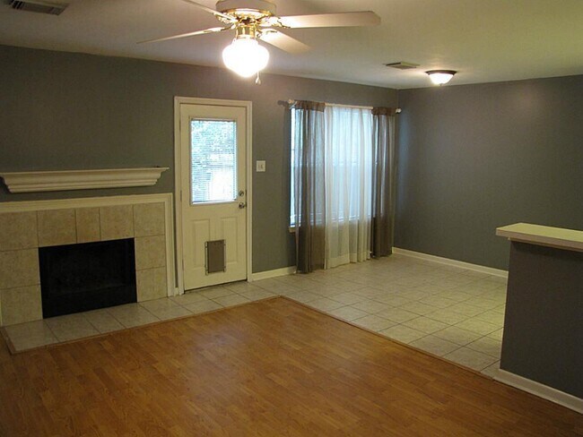 Building Photo - 238 S Walden Elms Cir