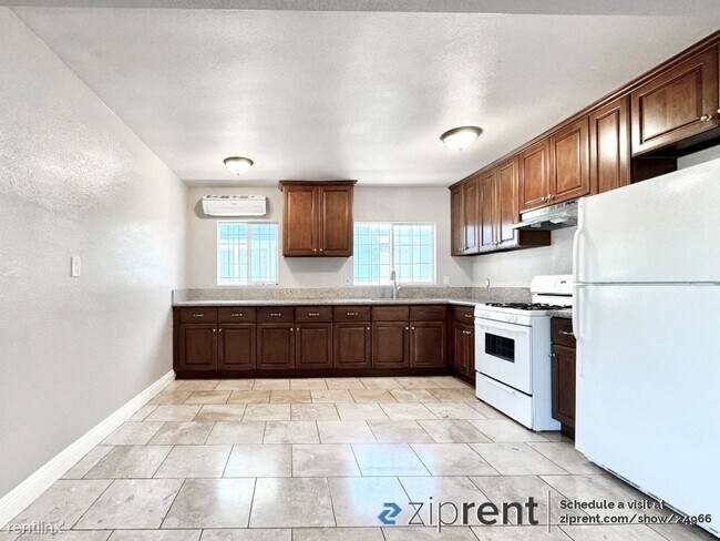 Building Photo - 3 br, 1 bath House - 734 East 76th Place, ...