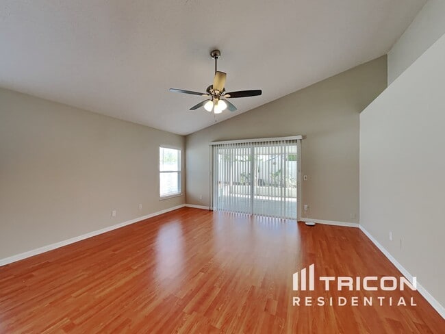Foto del edificio - 3207 Murray Hill Loop