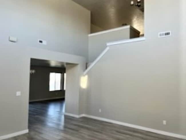 Building Photo - Great 4 bed 2.5 bath home with 2600 sq ft!  Kuna Home with lots of room just off N Ten Mile Rd an...