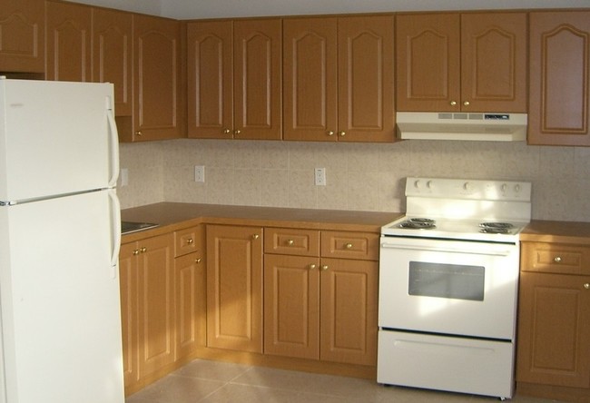 Kitchen - Riviera Hills Apartments