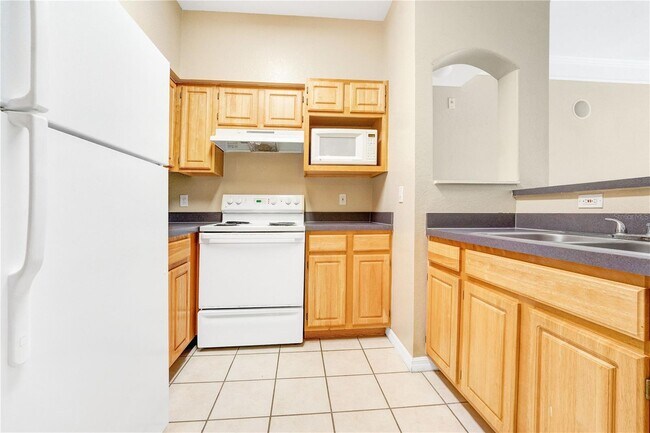Foto del edificio - 3250 Corona Village Way