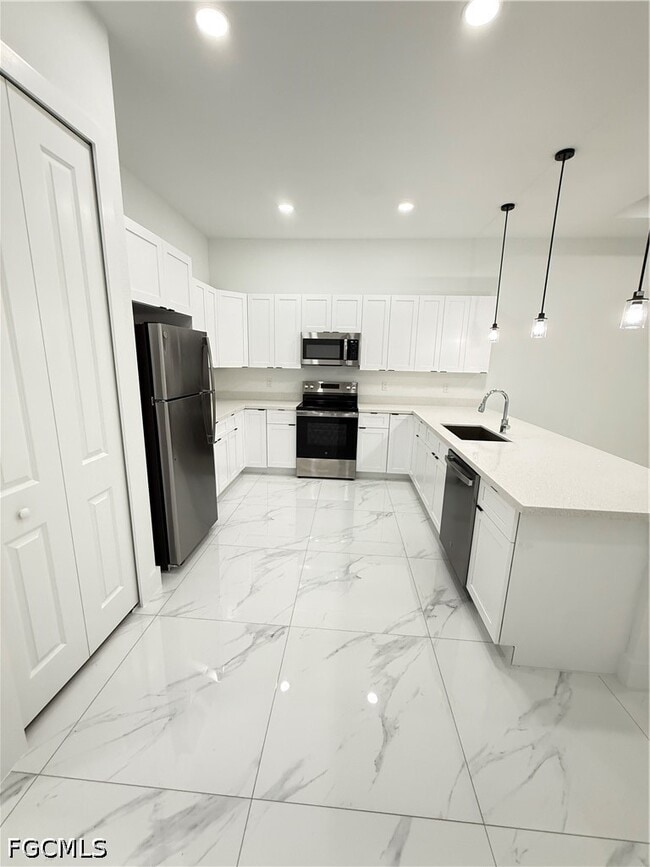 Building Photo - 1262 Best Ave