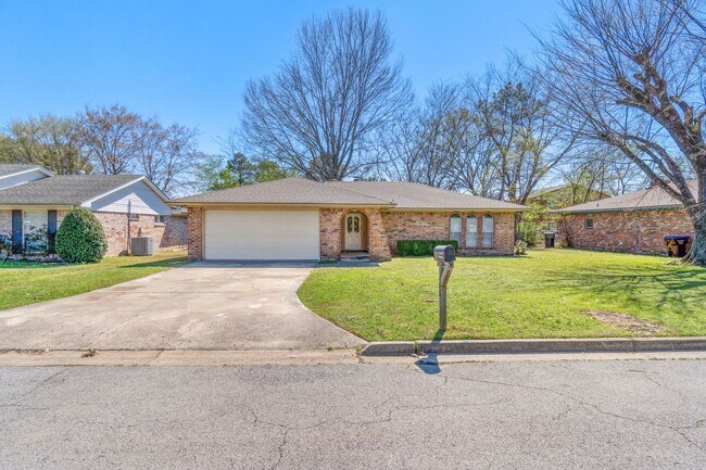 Foto del edificio - 8208 Mark Ln