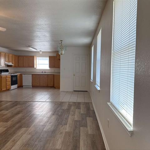 Building Photo - 4413 Rob Dr