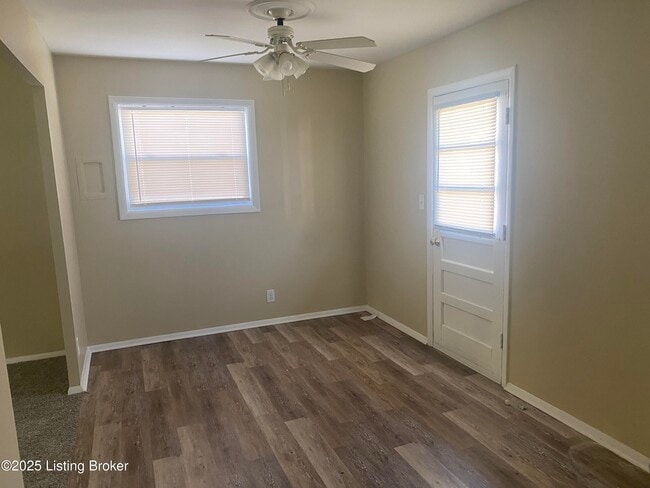 Building Photo - 536 Crestwood Rd