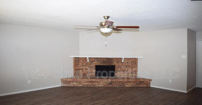 Building Photo - 5536 King Dr