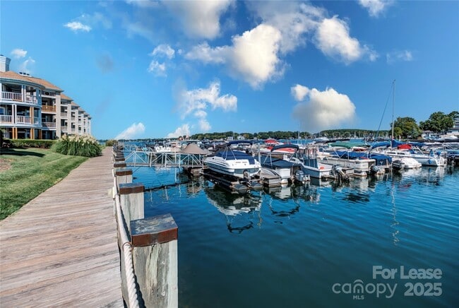 Building Photo - 18663 Vineyard Point Ln