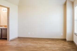 Building Photo - 5822 S Brenwood Dr