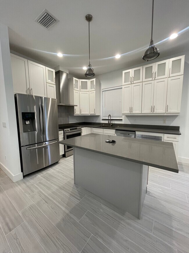 Foto del edificio - 639 SW 12th Ave