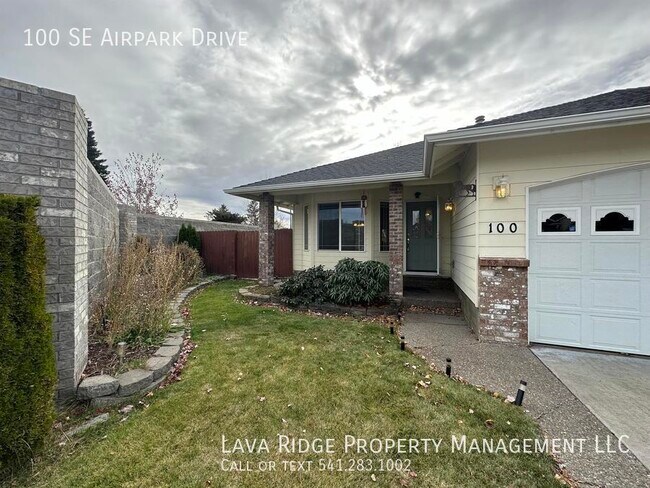 Building Photo - 100 SE Airpark Dr