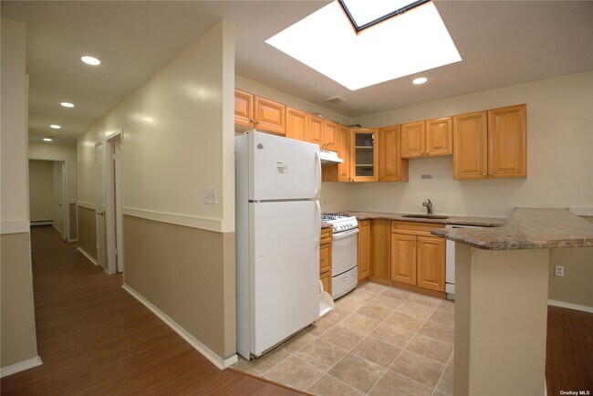 Building Photo - 45-12 220th Pl