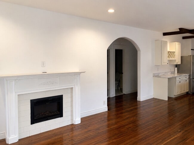 Building Photo - 6816 Sherman St
