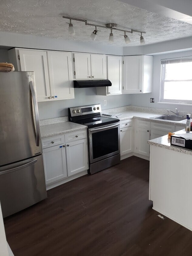 Freshly Remodeled Kitchen - 4022 Rustico Rd