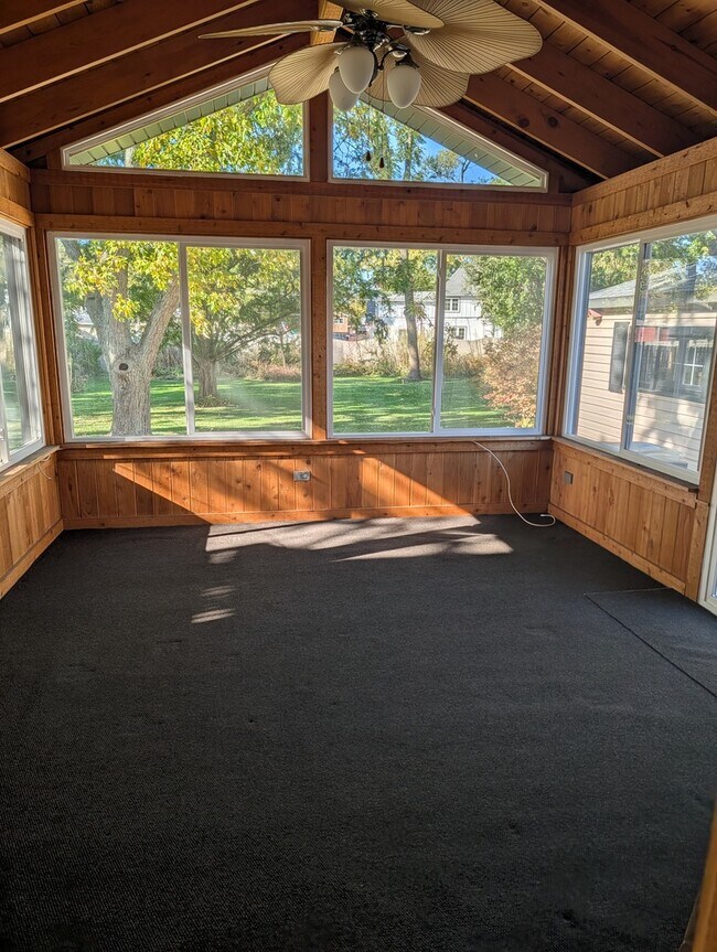 Foto del edificio - 342 Sunrise Ave