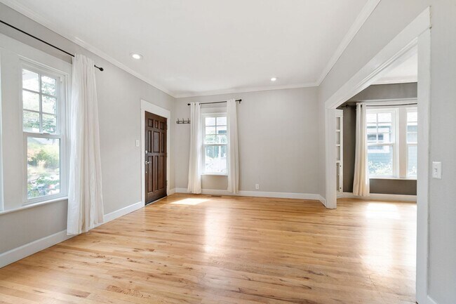 Foto del edificio - 1241 NE 74th Ave