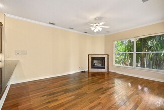 Building Photo - 1879 Sunset Dr