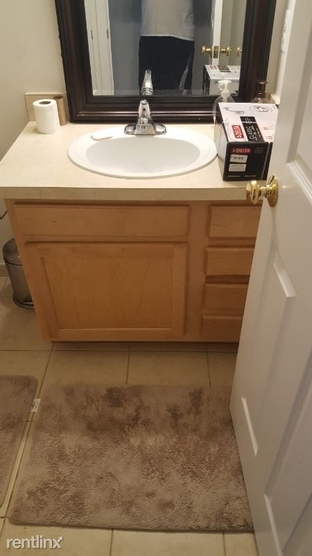 Building Photo - 1 br, 1 bath Condo - 8303 Heywood Circle