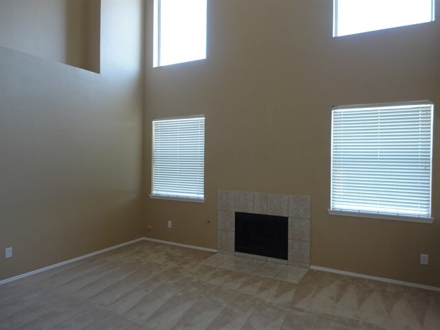 Building Photo - 457 Cloverleaf Drive